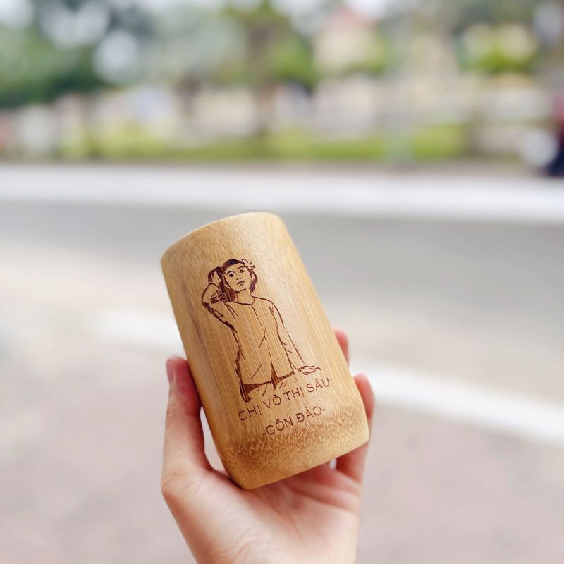 Ly tre khắc hình Chị Võ Thị Sáu